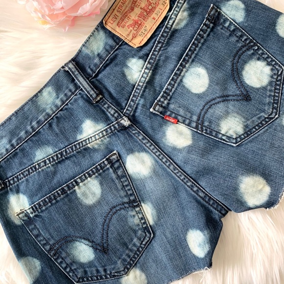 Levi’s Polka Dot Cut Off Shorts - Picture 6 of 8